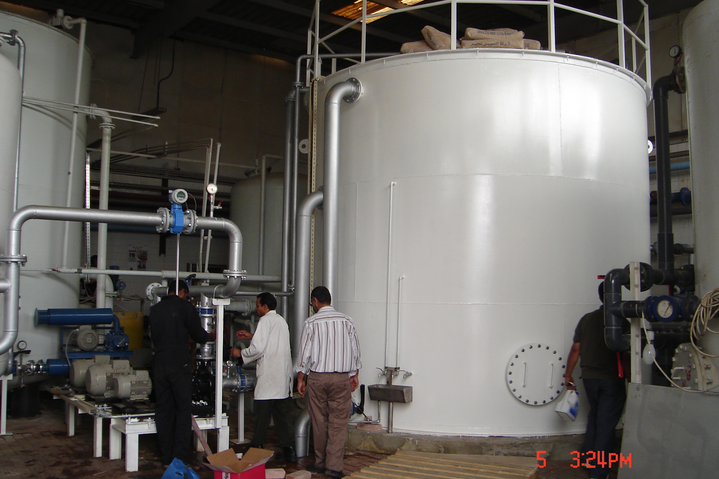 Installation and manufacturing for tanks and pipes